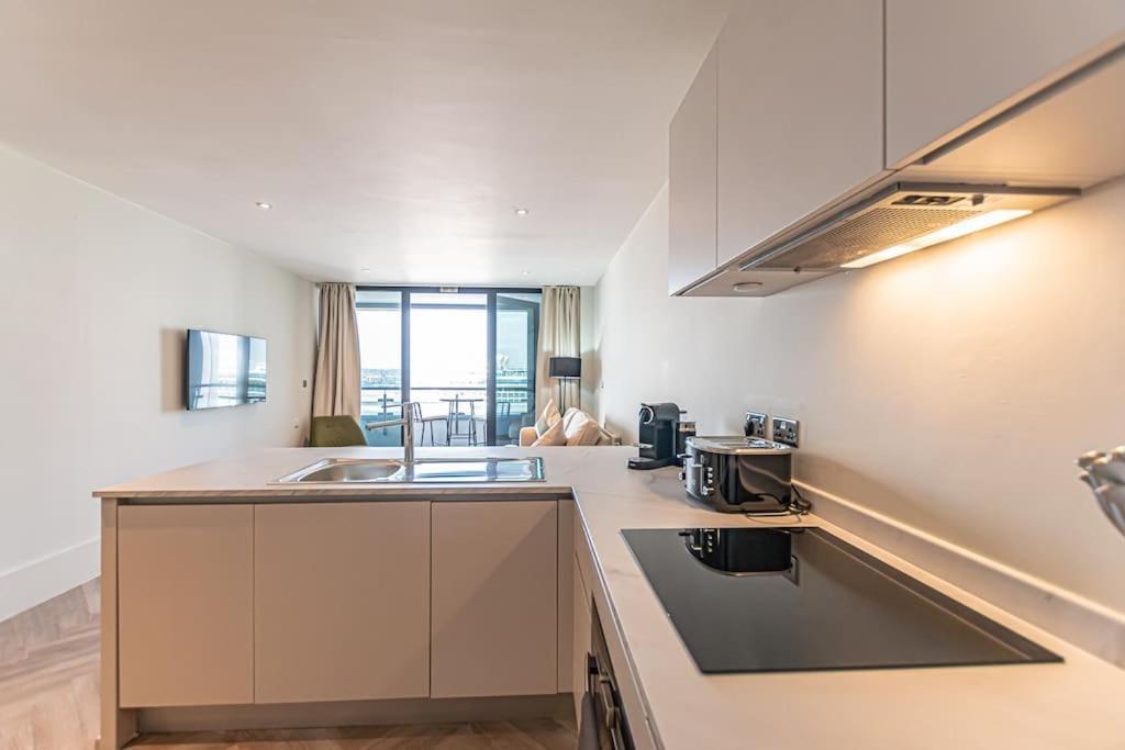 Open Balconey River View! Wow Liverpool Exterior photo