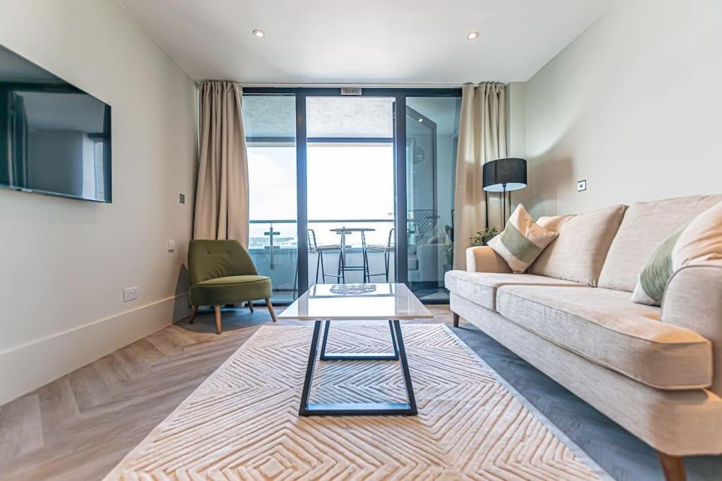 Open Balconey River View! Wow Liverpool Exterior photo
